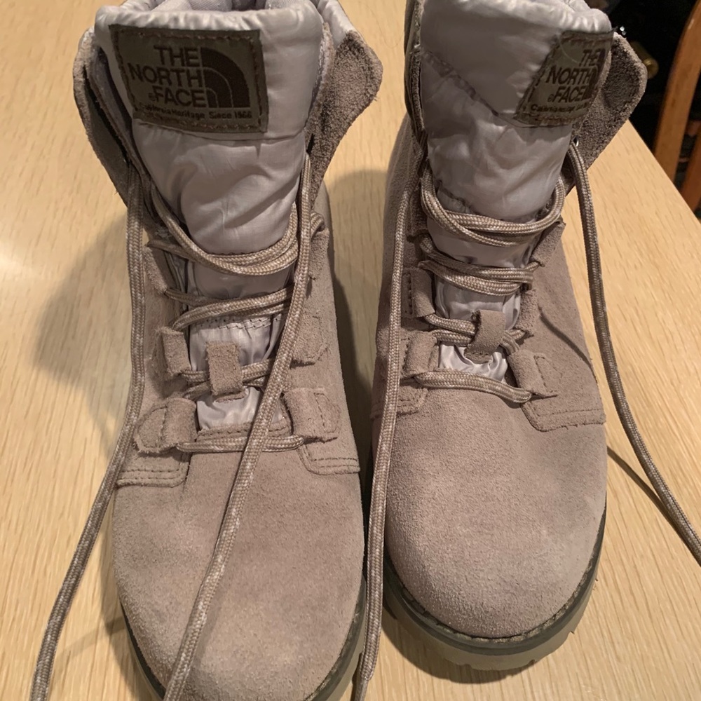 North face women’s size 8.5 boots
